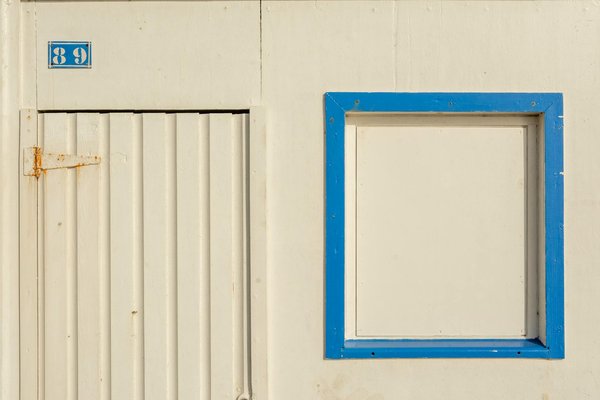 Quels sont les meilleurs endroits pour louer une maison de vacances en Algarve avec des cours de surf et des excursions en bateau ?