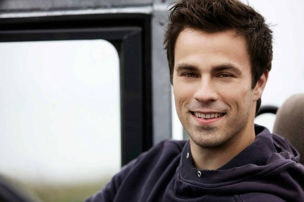 Quels sont les meilleurs itinéraires pour un road trip à travers l'Islande?